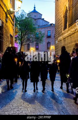 Brüderschaft von Nuestra Señora del Amparo de Toledo, Gebete im Garten, Christus an die Säule gebunden, unser Vater Jesukrat Stockfoto