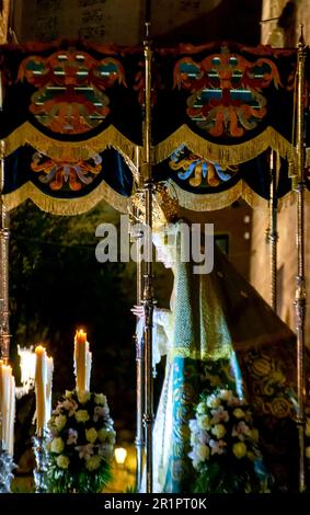 Brüderschaft von Nuestra Señora del Amparo de Toledo, Gebete im Garten, Christus an die Säule gebunden, unser Vater Jesukrat Stockfoto