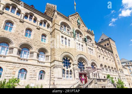 Koblenz, ehemaliges preußisches Regierungsgebäude, heute Bundesamt für Ausrüstung, Informationstechnik und Nutzung der Bundeswehr in Rheintal, Rheinland-Pfalz Stockfoto