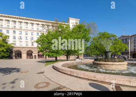 Sofia, Bulgarien. Mai 2023. Blick auf die Präsidentengarde vor dem Präsidentenpalast der Republik Bulgarien im Stadtzentrum Stockfoto
