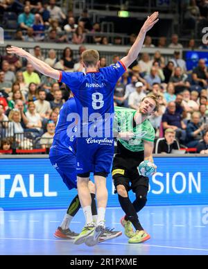 Von links nach rechts Tim NOTHDURFT (BHC), Mathias GIDSEL (B) Action, Duels, Handball 1. Bundesliga, 30. Matchday, Bergischer HC (BHC) - Fuechse Berlin (B) 34:30, am 14. Mai 2023 in Düsseldorf/Deutschland . Â Stockfoto