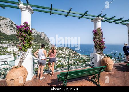 Blick von der Piazetta nach Marina Grande, Capri Island, Golf von Neapel, Kampanien, Italien, Europa Stockfoto