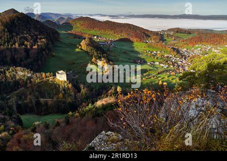 Die berühmten Gilgenberg-Ruinen in Zullwil SO, Schweiz Stockfoto