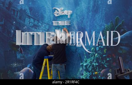 London, Großbritannien. 15. Mai 2023 Die Vorbereitungen für die britische Premiere von Disney's Little Mermaid am Odeon Leicester Square sind im Gange. Kredit: Vuk Valcic/Alamy Live News Stockfoto