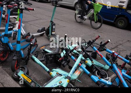 Elektrische Roller, London, England, am 12. Mai 2023. Stockfoto