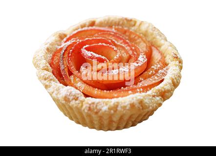 Nahaufnahme eines Apfelrosenförmigen Tartlets, isoliert auf weißem Hintergrund Stockfoto