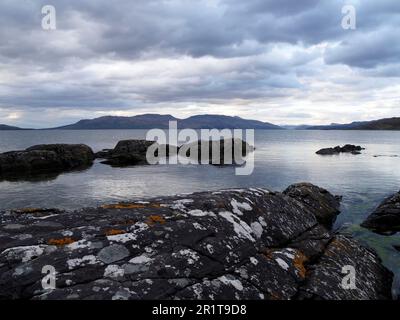 Abendlicher Blick auf Sound of Sleat nach Skye von Knoydart Stockfoto