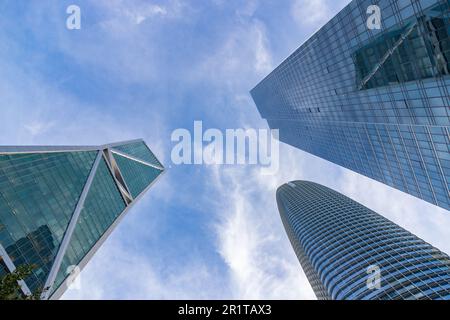 Ein Bild der Wolkenkratzer im Zentrum von San Francisco, darunter das Fremont 181, der Salesforce Tower und das Millennium Tower Gebäude Stockfoto