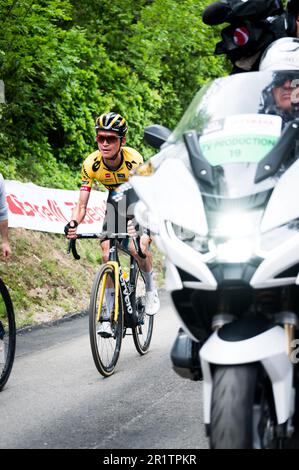 Italien, 13. Mai 2023: Professionelle Radfahrer stehen vor der achten Etappe des Giro d'italia 2023 in Fossombrone Pesaro marche. Thomas, Evenepoel, Roglic, Za Stockfoto