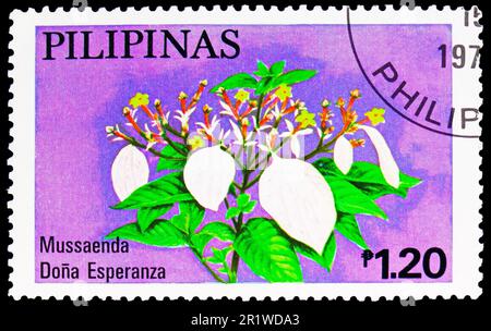 MOSKAU, RUSSLAND - 08. APRIL 2023: Auf den Philippinen gedruckte Briefmarken zeigen Dona Esperanza, Philippinen Mussaendas Serie, ca. 1979 Stockfoto
