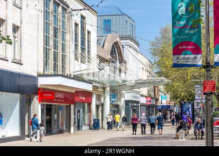 Eintritt zum Cascades Shopping Centre, Commercial Road, Portsmouth, Hampshire, England, Vereinigtes Königreich Stockfoto