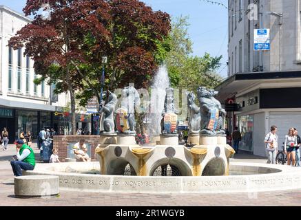 Cascades Fountain, Commercial Road, Portsmouth, Hampshire, England, Vereinigtes Königreich Stockfoto