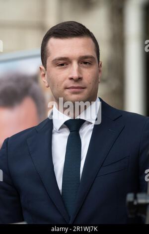 Marignane, Frankreich. 12. Mai 2023. Jordan Bardella, Präsident der Nationalversammlung (RN), wird vor seiner Rede gesehen. Der französische Politiker und Präsident der Nationalpartei Rassamblement Jordan Bardella eröffnet das Amt des 2022 in Marignane, Frankreich, gewählten Stellvertreters seiner Partei Franck Allisio. (Foto: Laurent Coust/SOPA Images/Sipa USA) Guthaben: SIPA USA/Alamy Live News Stockfoto