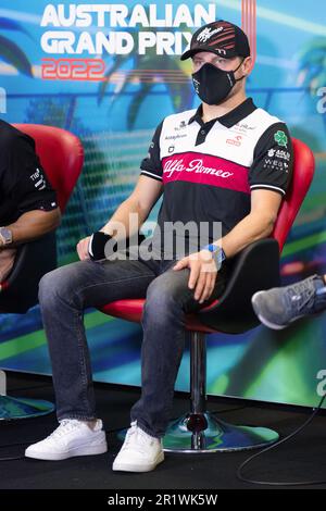 Melbourne, Australien, 8. April 2022. Valtteri Bottas (77) aus Finnland und Alfa Romeo F1 Team Orlen während der Pressekonferenz beim australischen Formel-1-Grand Prix im Albert Park am 08. April 2022 in Melbourne, Australien. Kredit: Steven Markham/Speed Media/Alamy Live News Stockfoto