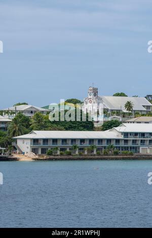 Königreich Tonga, Neiafu. Blick auf die Küste des Hafengebiets. Stockfoto