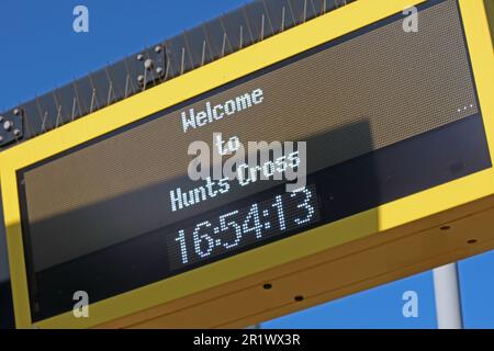 Begrüßungsschild, Hunts Cross, Merseyrail Bahnhof, HNX, Speke Rd, Woolton, Liverpool, Merseyside, England, Großbritannien, L25 0NN Stockfoto