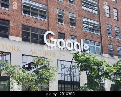 Nova York, Eua. 15. Mai 2023. (NEU) Fassade von Google Building in New York. 15. Mai 2023, New York, USA: Fassade des Google Building, auf der 111 8. Avenue, in New York. Credit : Leco Viana/Thenews2 (Credit Image: © Leco Viana/TheNEWS2 via ZUMA Press Wire) NUR REDAKTIONELLE VERWENDUNG! Nicht für den kommerziellen GEBRAUCH! Stockfoto
