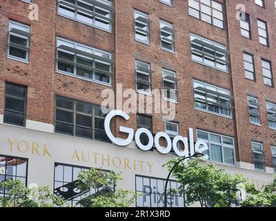 Nova York, Eua. 15. Mai 2023. (NEU) Fassade von Google Building in New York. 15. Mai 2023, New York, USA: Fassade des Google Building, auf der 111 8. Avenue, in New York. Credit : Leco Viana/Thenews2 (Credit Image: © Leco Viana/TheNEWS2 via ZUMA Press Wire) NUR REDAKTIONELLE VERWENDUNG! Nicht für den kommerziellen GEBRAUCH! Stockfoto