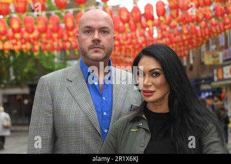 Jonathan Sothcott und Jeanine Sothcott kommen zum Mittagessen mit Tom Parker Bowles in Chungdam Soho Stockfoto