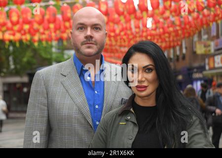 Jonathan Sothcott und Jeanine Sothcott kommen zum Mittagessen mit Tom Parker Bowles in Chungdam Soho Stockfoto