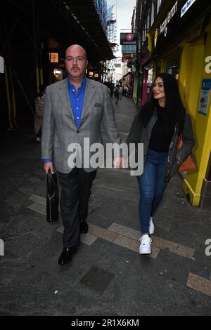 Jonathan Sothcott und Jeanine Sothcott kommen zum Mittagessen mit Tom Parker Bowles in Chungdam Soho Stockfoto