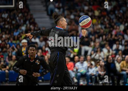 Madrid, Spanien. 15. Mai 2023. Der Spieler von Harlem Globetrotters tritt während der 2023 World Tour vor seinem Ausstellungsspiel im Wizink Center auf. (Foto: Guillermo Gutierrez/SOPA Images/Sipa USA) Guthaben: SIPA USA/Alamy Live News Stockfoto