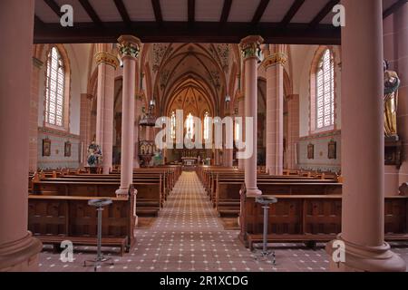 Innenansicht der neogotischen St. Martin-Kirche, erbaut 1895, Schweich, Mittelmosel, Mosel, Rheinland-Pfalz, Deutschland Stockfoto