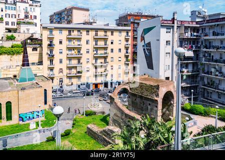 Neapel, Italien - 29. April 2023 - Metro dell'arte ist die städtische Eisenbahnlinie 1, eine touristische Attraktion für Art Tour-Besucher, um die wunderbaren s zu erkunden Stockfoto