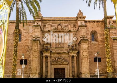 Die historische Kathedrale der Inkarnation von Almería (Spanisch: Catedral de la Encarnación de Almería) ist eine römisch-katholische Kathedrale in der Stadt Alme Stockfoto