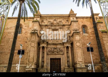 Die historische Kathedrale der Inkarnation von Almería (Spanisch: Catedral de la Encarnación de Almería) ist eine römisch-katholische Kathedrale in der Stadt Alme Stockfoto