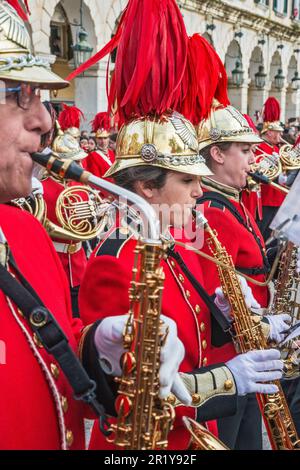 Musiker der Alten Philharmonie, Agios Spyridon (Heiliger Spyridon) Prozession, Heiliger Samstag, Heilige Woche, Liston Promenade in der Eleftherias Straße, Stadt Korfu, Insel Korfu, Griechenland Stockfoto