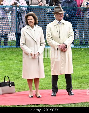 Kalmar, Schweden. 16. Mai 2023. Der schwedische König Carl XVI Gustaf und Königin Silvia besuchen Kalmar, Schweden, am 16. Mai 2023, um das 50. Jubiläum des Königs zu feiern. Foto: Jonas Ekströmer/TT/Code 10030 Kredit: TT News Agency/Alamy Live News Stockfoto