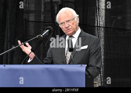 Kalmar, Schweden. 16. Mai 2023. Der schwedische König Carl XVI Gustaf hält am 16. Mai 2023 eine Rede im Stortorget in Kalmar, Schweden, um das 50. Jubiläum des Königs zu feiern. Foto: Jonas Ekströmer/TT/Code 10030 Kredit: TT News Agency/Alamy Live News Stockfoto