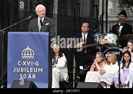 Kalmar, Schweden. 16. Mai 2023. Der schwedische König Carl XVI Gustaf hält am 16. Mai 2023 eine Rede im Stortorget in Kalmar, Schweden, um das 50. Jubiläum des Königs zu feiern. Foto: Jonas Ekströmer/TT/Code 10030 Kredit: TT News Agency/Alamy Live News Stockfoto