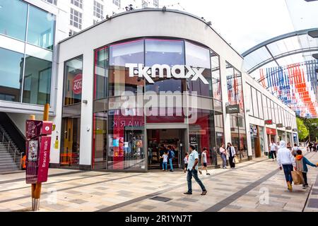 Der TK Maxx Store auf dem Bracan Walk im Lexicon Shopping Centre in Bracknell, Großbritannien Stockfoto