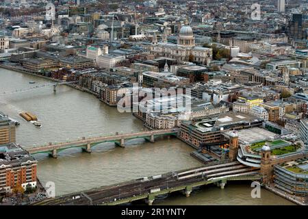 LONDON - Dezember 6: Blick von der Shard in London am 6. Dezember 2013 Stockfoto