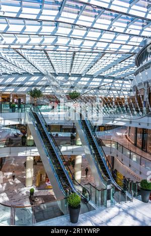 DUBAI, VEREINIGTE ARABISCHE EMIRATE - 6. FEBRUAR 2019: Interior od Dubai Mall, Vereinigte Arabische Emirate Stockfoto