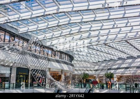 DUBAI, VEREINIGTE ARABISCHE EMIRATE - 6. FEBRUAR 2019: Interior od Dubai Mall, Vereinigte Arabische Emirate Stockfoto