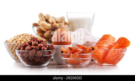 Zusammensetzung mit gängigen Lebensmittelallergenen wie Ei, Milch, Soja, Erdnüssen, Haselnüssen, Fisch, Meeresfrüchten und Weizenmehl Stockfoto