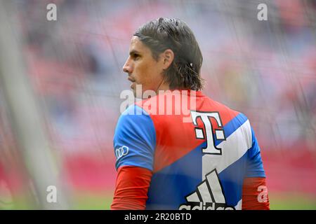 Warm-up, Training, Torwart Yann Sommer FC Bayern München FCB (27) Allianz Arena, München, Bayern, Deutschland Stockfoto