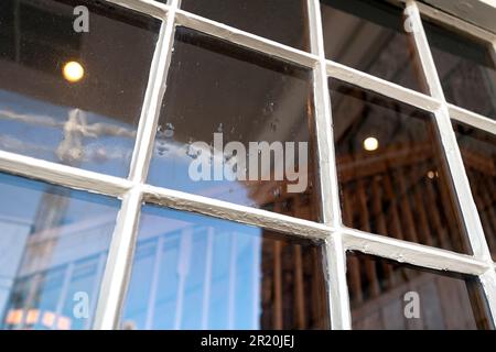 USA, Utah. Salt Lake Tabernacle, Nahaufnahme von welligem Glas. Stockfoto