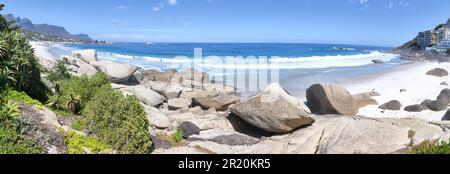 Blick auf den Strand von Clifton in der Nähe von Kapstadt in Südafrika Stockfoto