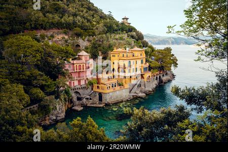 Luxusvillen an der Küste in Portofino, Ligurien, Italien Stockfoto