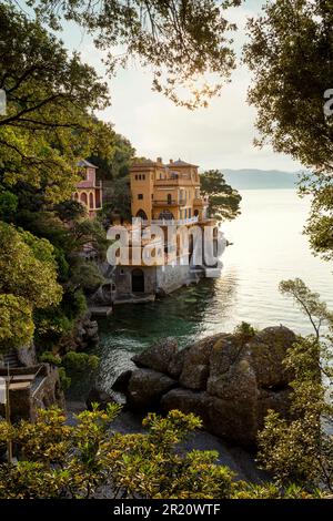 Luxusvillen an der Küste in Portofino, Ligurien, Italien Stockfoto