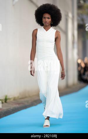 Sydney, Australien. 16. Mai 2023. Während DER Afterpay Australian Fashion Week 2023 im Ace Hotel am 16. Mai 2023 in Sydney, Australien läuft ein Model während der ANNA QUAN Show auf der Landebahn. Gutschrift: IOIO IMAGES/Alamy Live News Stockfoto