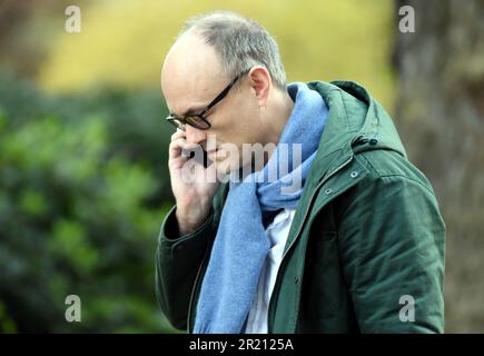 Foto von Dominic Cummings, Chief Special Adviser von Premierminister Boris Johnson, vor der Nr. 10 Downing Street, London, während die Besorgnis über den COVID-19-Ausbruch des Coronavirus zunimmt. Stockfoto