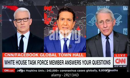 Screenshot von CNN zur COVID-19-Pandemie: Dr. Anthony Fauci, Dr. Sanjay Gupta und Anker Anderson Cooper, 20. März 2020 Stockfoto