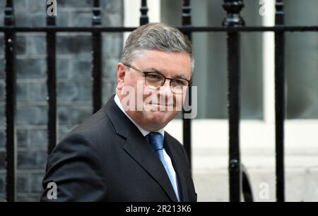 Robert Buckland, Justizminister, kommt in der Downing Street zu einer Kabinettssitzung an, während das parlament nach der Sommerpause zurückkehrt. 07-09-2021. Sir Robert James Buckland, KBE, QC, MP (geb. am 22. September 1968) ist ein Politiker und Anwalt der walisischen Konservativen Partei, der seit 2010 Mitglied des Parlaments (MP) von South Swindon ist. Buckland wurde im Juli 2019 von Boris Johnson zum Staatssekretär für Justiz und Lordkanzler ernannt und diente bis zur Kabinettsumbildung im September 2021. Stockfoto