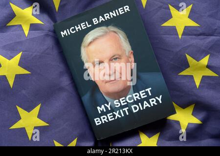 My Secret Brexit Diary: A Glorious Illusion by Michel Barnier - ein Insider-Einblick in die verborgene Welt des Brexit. Der ehemalige Chefunterhändler des Brexit, Michel Barnier, der von der Europäischen Kommission benannt wurde, berichtet über die komplexen und oft akerbischen Gespräche, die Großbritannien und die EU für immer verändern sollten. 2021. Stockfoto