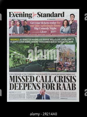 Die britischen Zeitungen berichteten über den Fall von Kabul im Jahr 2021, der als Fall der Islamischen Republik Afghanistan bekannt wurde, und waren die Festnahme der afghanischen Hauptstadt Kabul durch die Taliban am 15. August 2021, der Höhepunkt einer militärischen Offensive, die im Mai 2021 begann. Die Festnahme der Stadt fand Stunden nach der Flucht von Präsident Ashraf Ghani aus dem Land statt und veranlasste eine internationale Luftfahrt mit fliehenden Zivilisten. Die Stadt wurde inmitten eines militärischen Rückzugs der Vereinigten Staaten aus dem Land im Einklang mit einem im Februar 2020 unterzeichneten Friedensabkommen zwischen den USA und den Taliban zum Abschluss der 2001-20 gefangen genommen Stockfoto